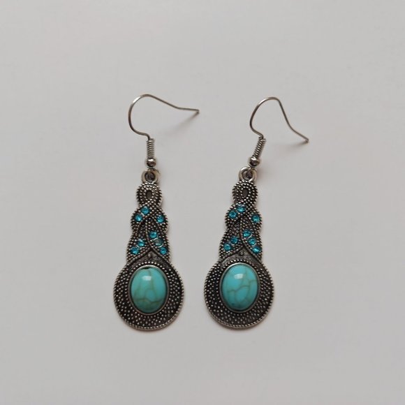Two pairs of handmade earrings, tribal earrings and rhinestone drop earrings - Picture 5 of 10